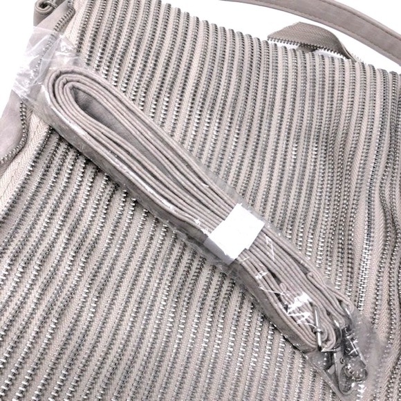 🌺 Street Level Foldable Convertible Shoulder Zipper Accent Bag NWOT - Picture 5 of 12